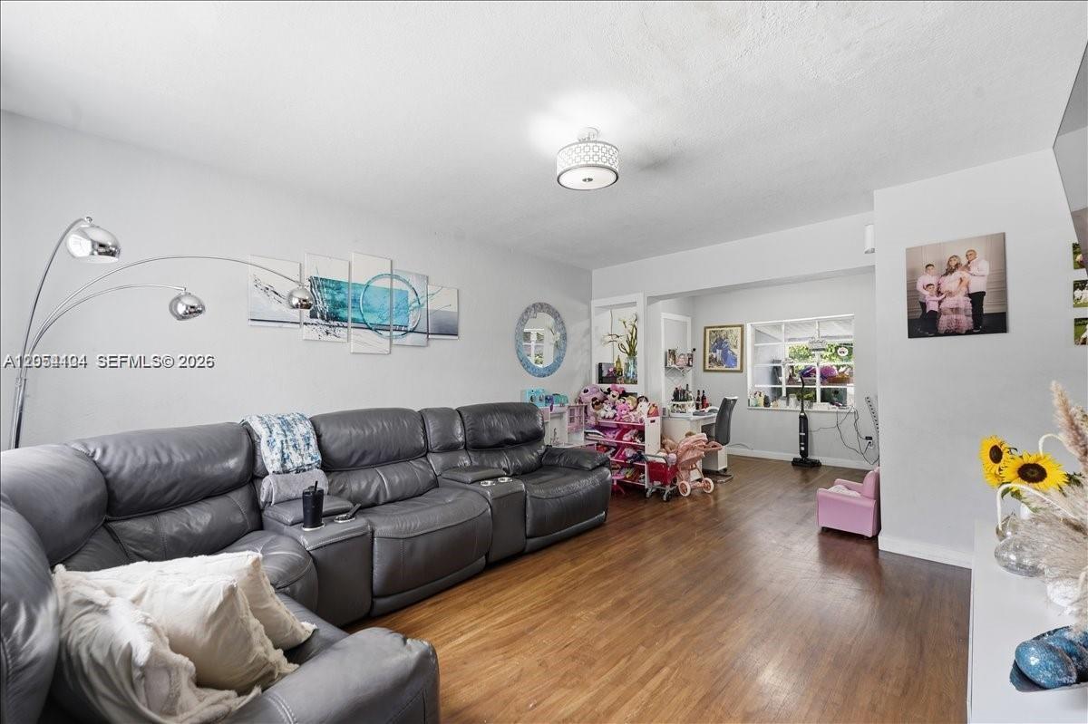 Hialeah, FL 33013 photo 4