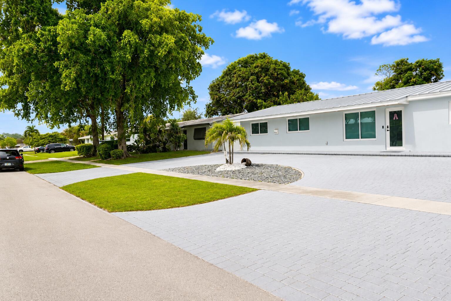 1316 SE 3RD Avenue, Deerfield Beach FL 33441 photo 2