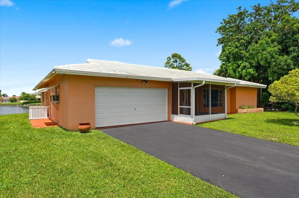 9401 NW 70 Place, Tamarac FL 33321 photo 2