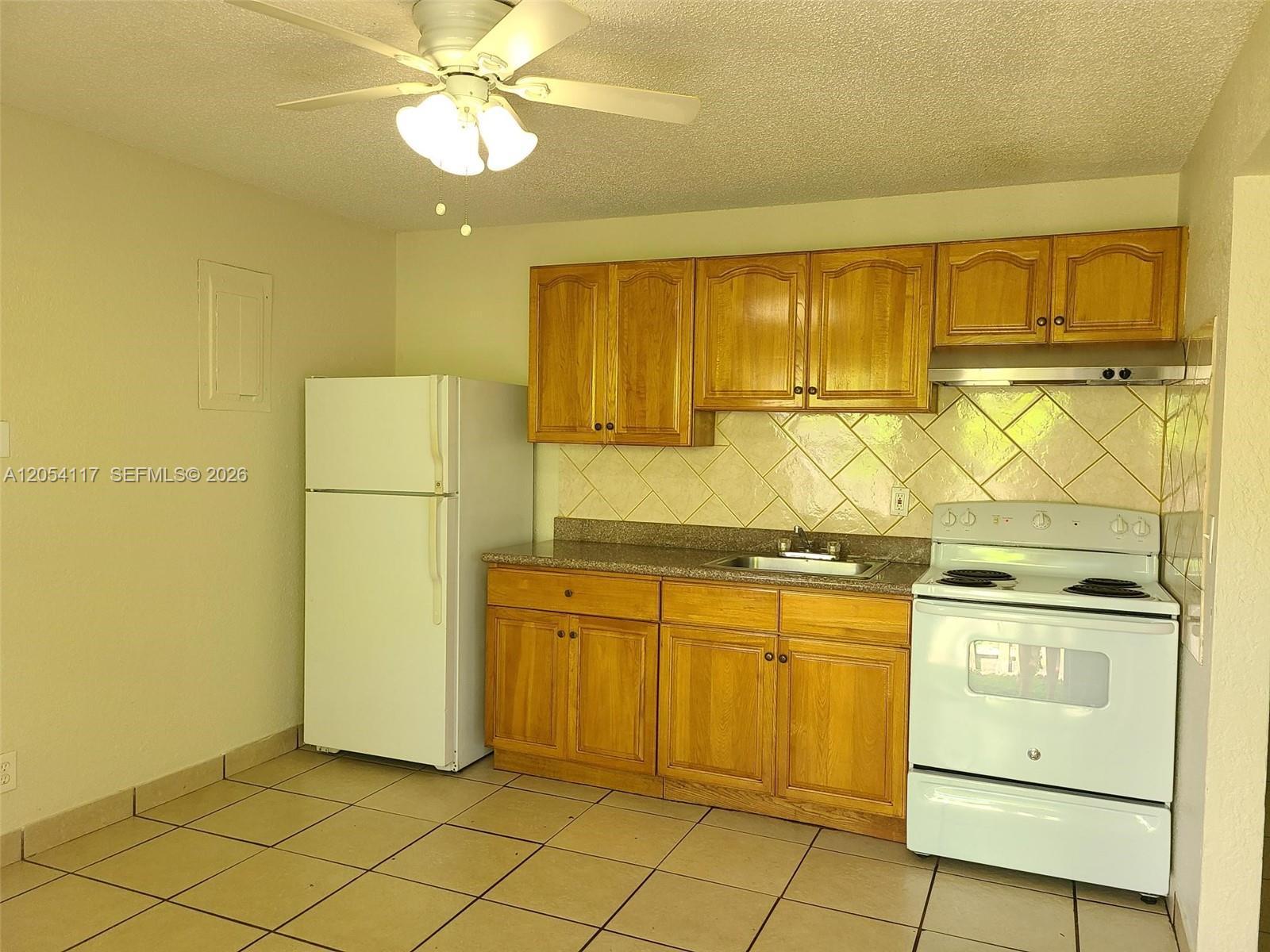 2117 Liberty St, Hollywood FL 33020 photo 2