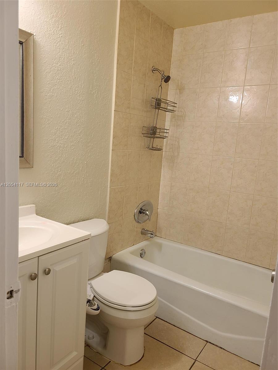 2117 Liberty St, Hollywood FL 33020 photo 4