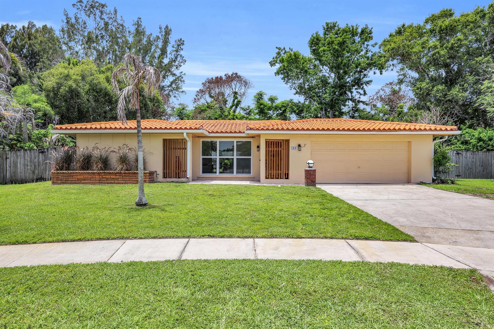 191 SW Ivanhoe Court, Port St. Lucie FL 34983