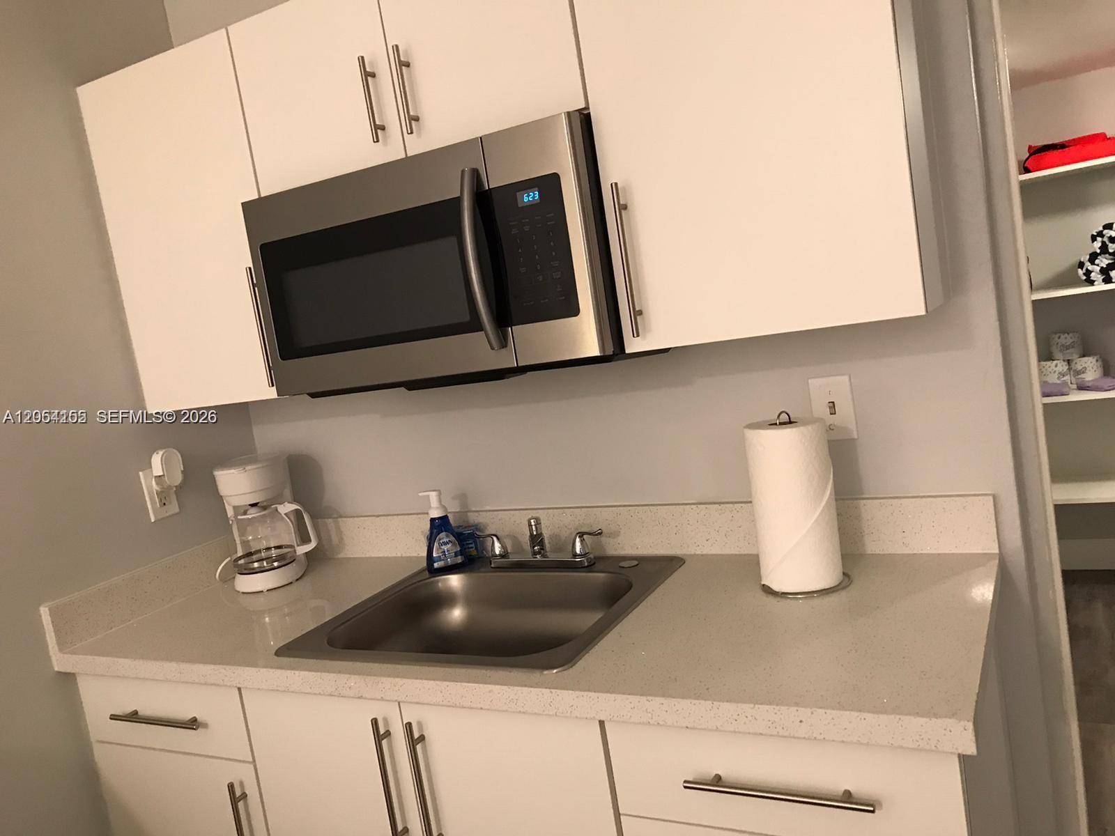26 Diplomat Pkwy # 2215, Hallandale Beach FL 33009 photo 2