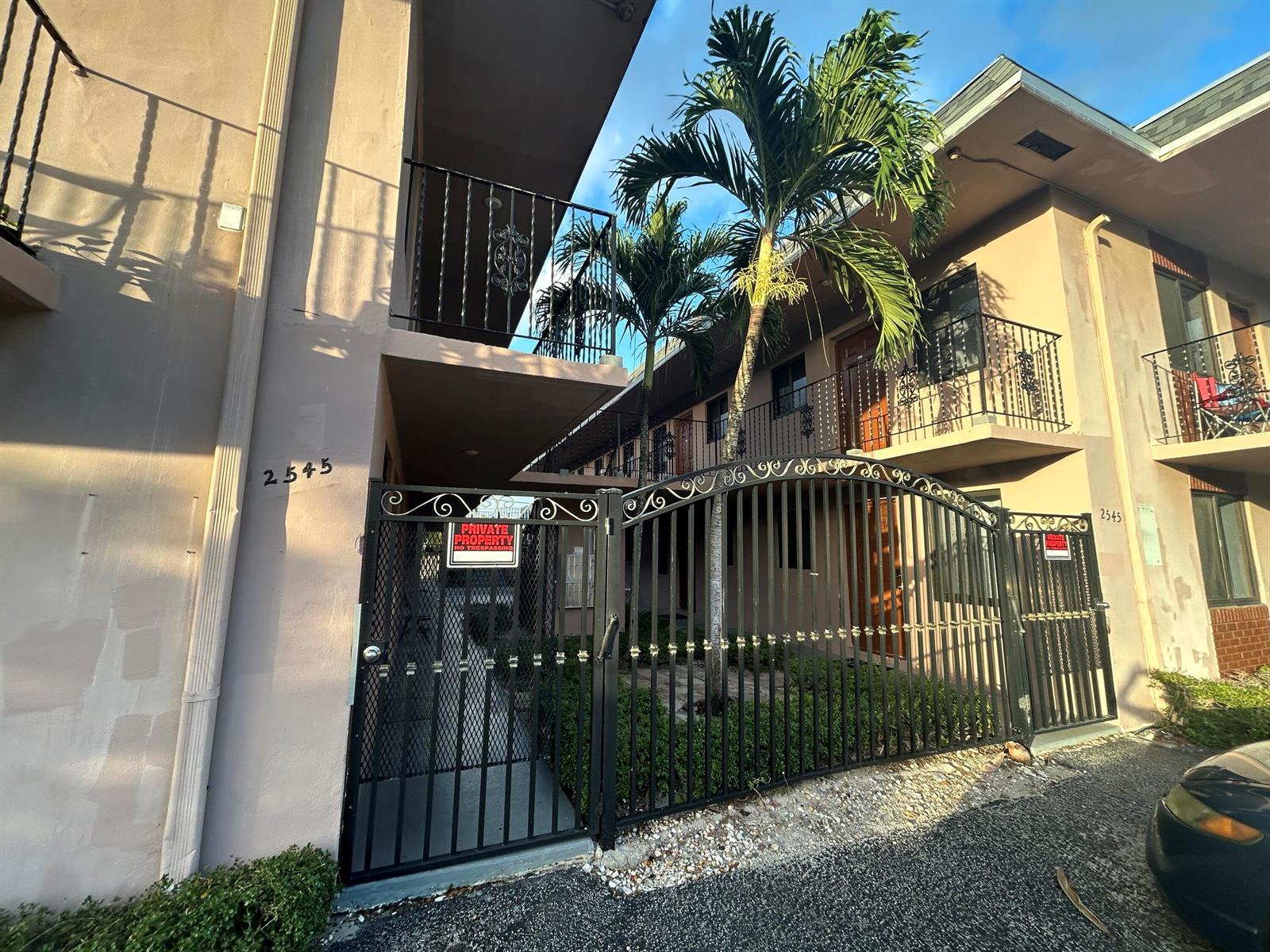 2545 Taft Street # 104, Hollywood FL 33020