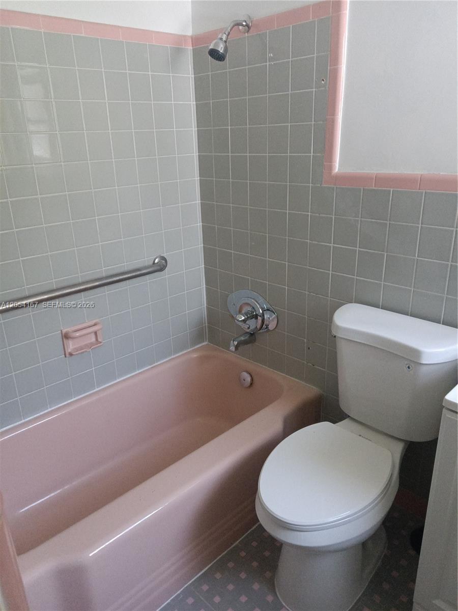 Hollywood, FL 33019 photo 5