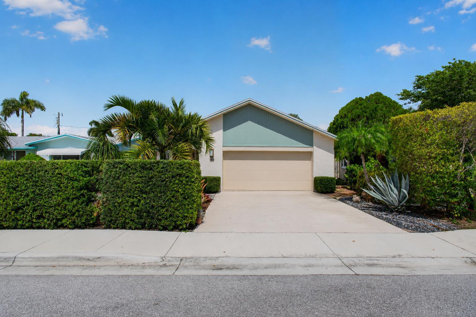 1315 N Lakeside Drive, FL 33460 photo 2