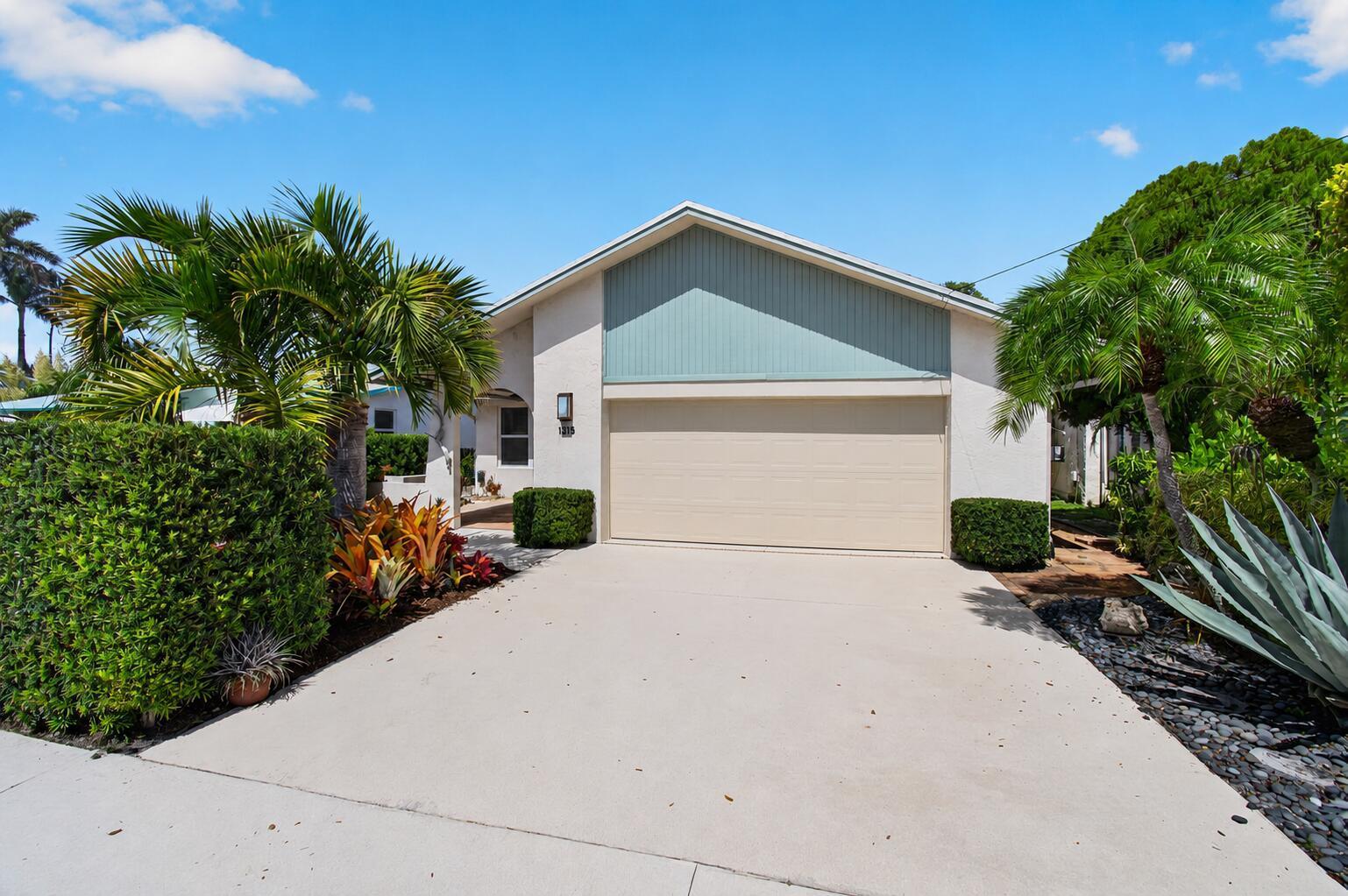 1315 N Lakeside Drive, FL 33460 photo 3