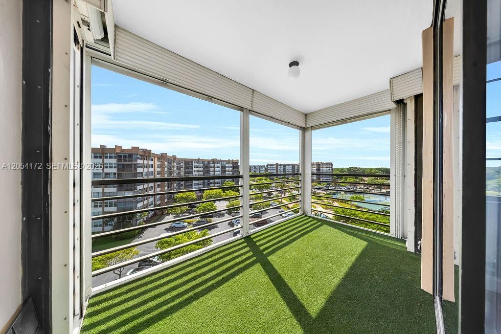 1200 Saint Charles Place # 712, Pembroke Pines FL 33026 photo 4