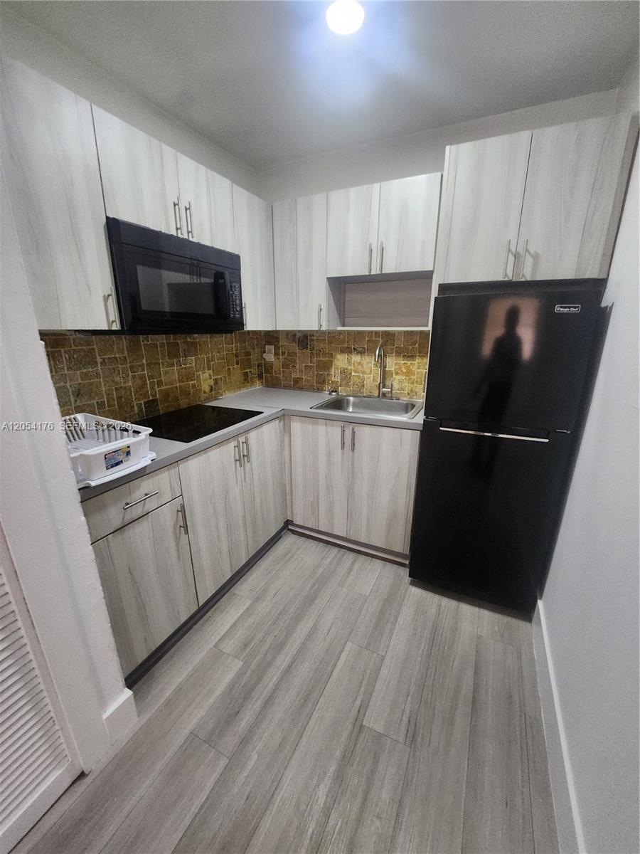 2700 Collins Ave # 202, Miami Beach FL 33140 photo 3