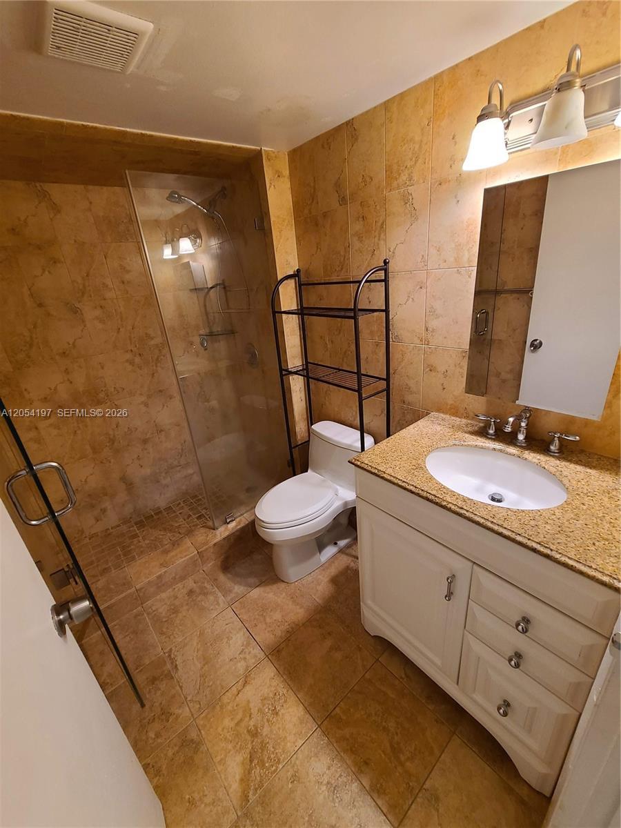 1605 Bay Rd # 206, Miami Beach FL 33139 photo 4