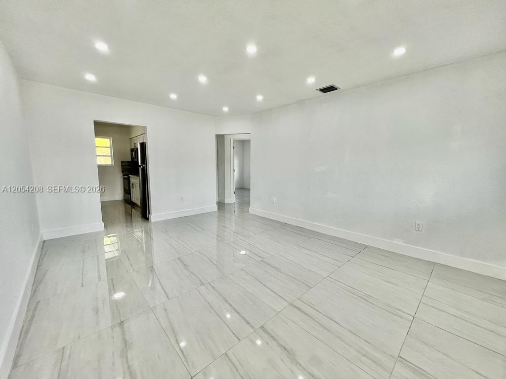 917 NW 103rd St # 917, Miami FL 33150 photo 3