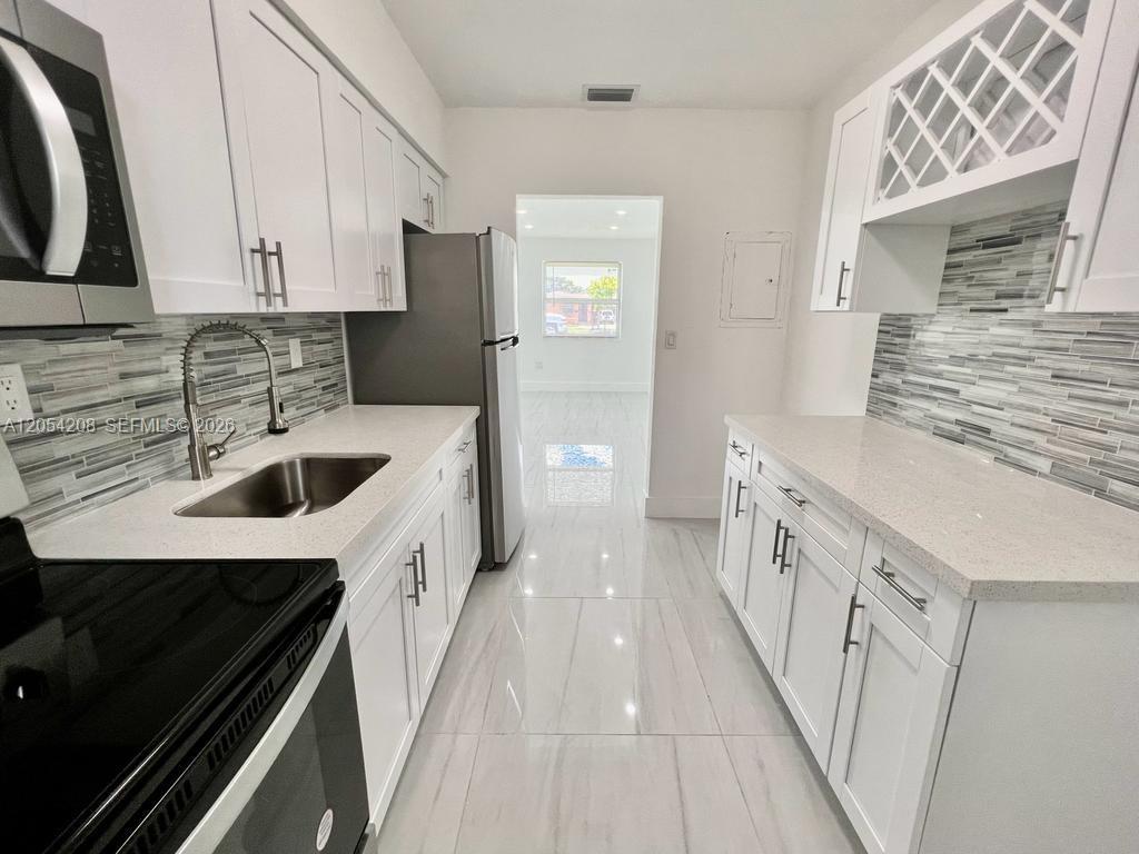 917 NW 103rd St # 917, Miami FL 33150 photo 5