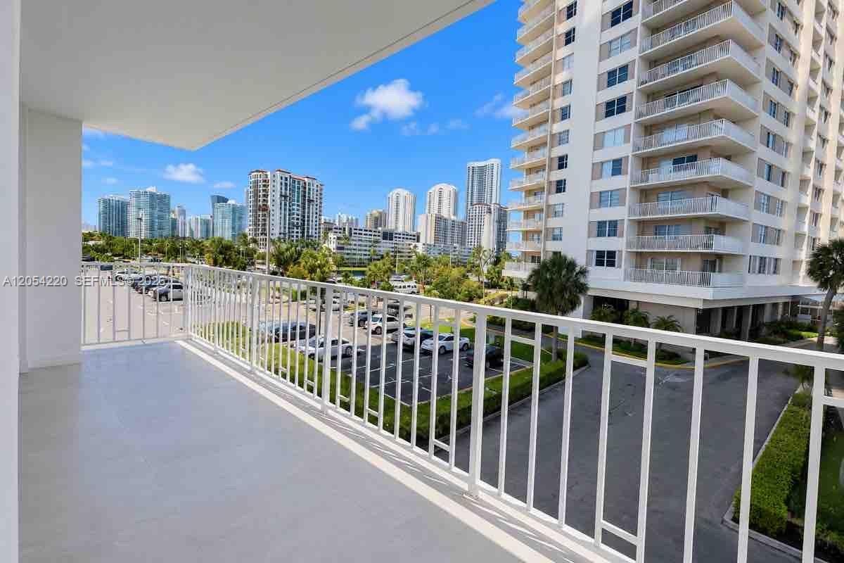 500 Bayview Dr # 232, Sunny Isles Beach FL 33160 photo 4