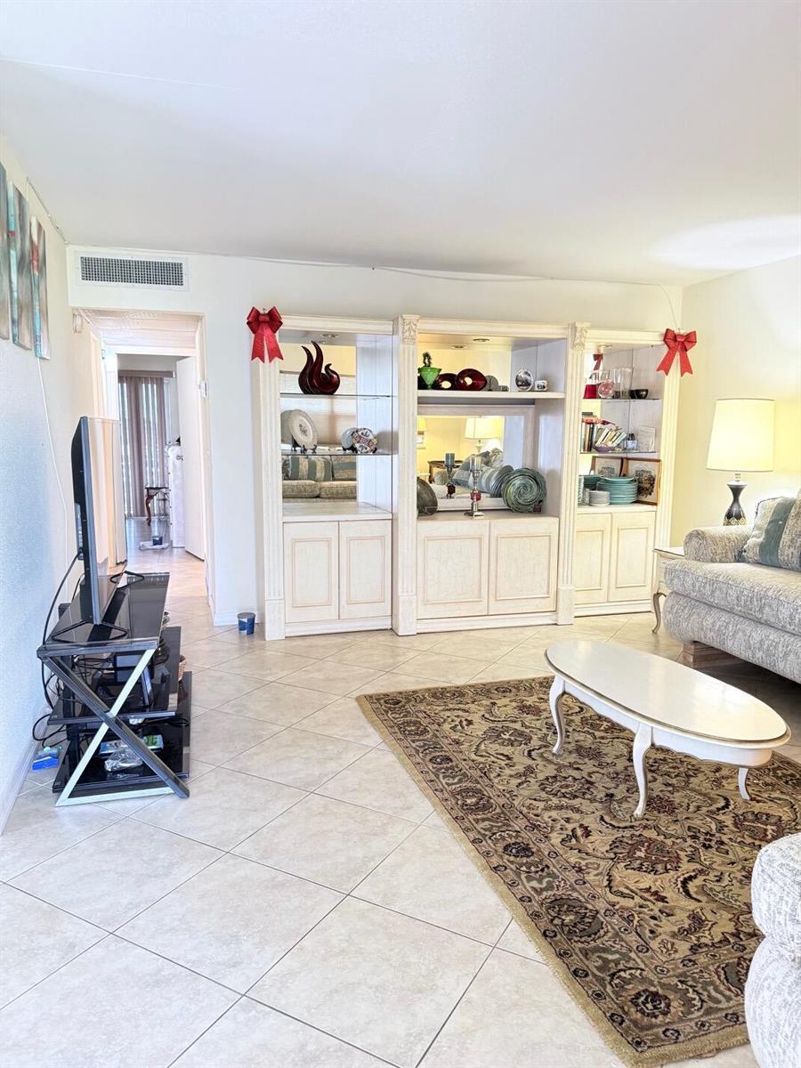276 Saxony F, Delray Beach FL 33446 photo 4