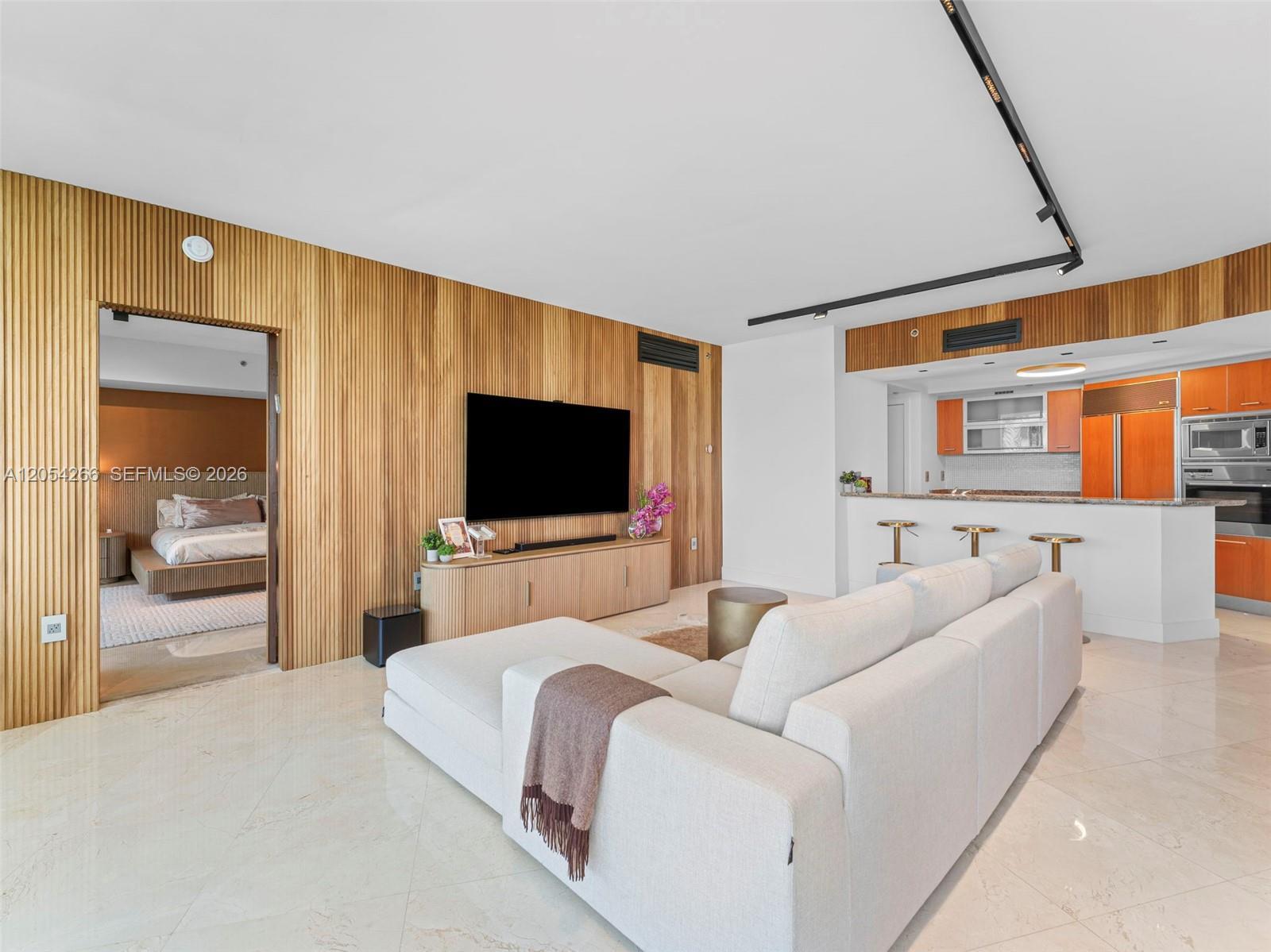 400 Alton Rd # 808, Miami Beach FL 33139 photo 4