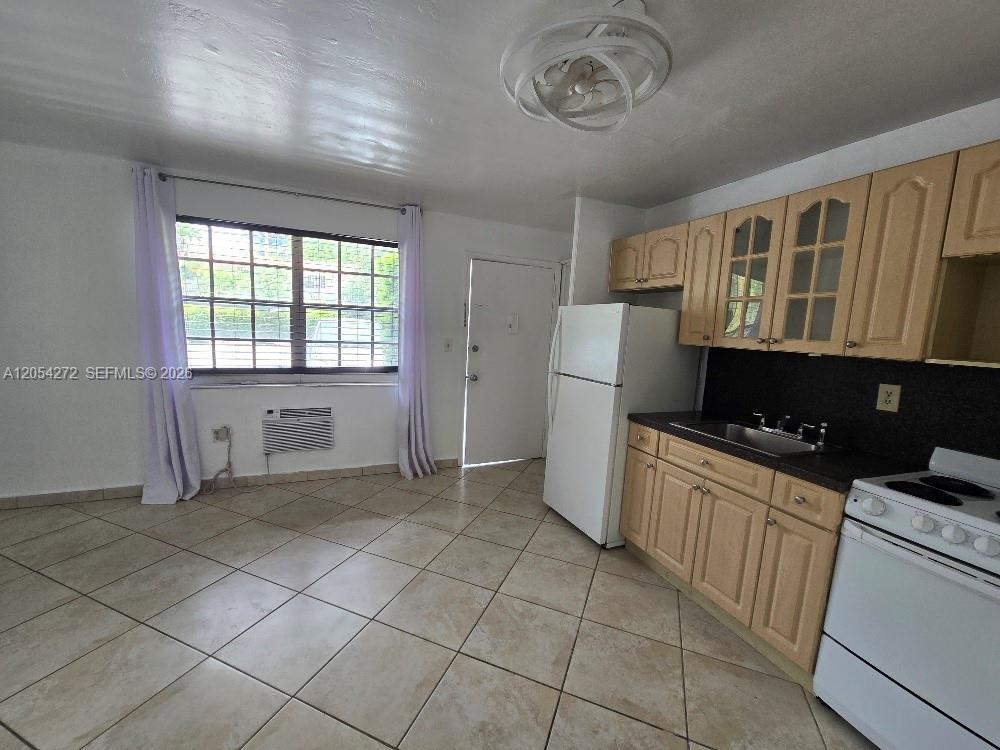 345 Michigan Ave # 24, Miami Beach FL 33139 photo 2