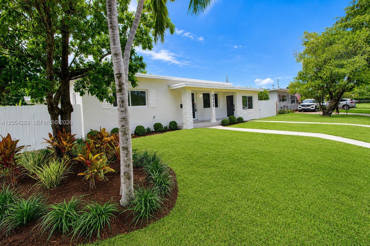 6410 SW 17th St, West Miami FL 33155 photo 2