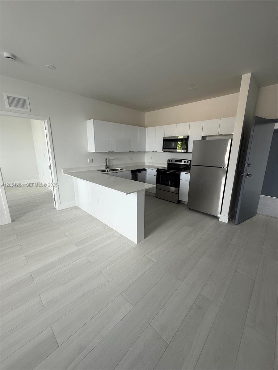 1091 E 17th St # 403, Hialeah FL 33010 photo 2