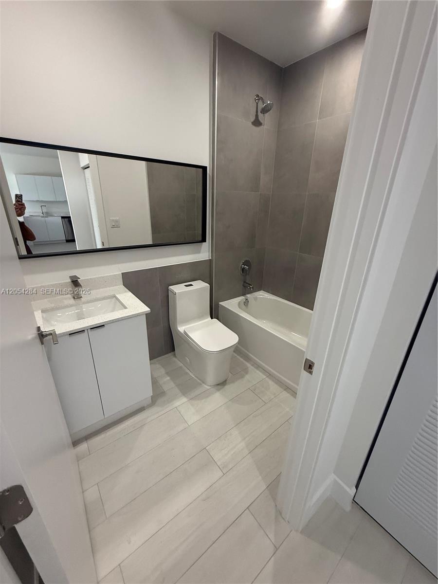 1091 E 17th St # 403, Hialeah FL 33010 photo 4