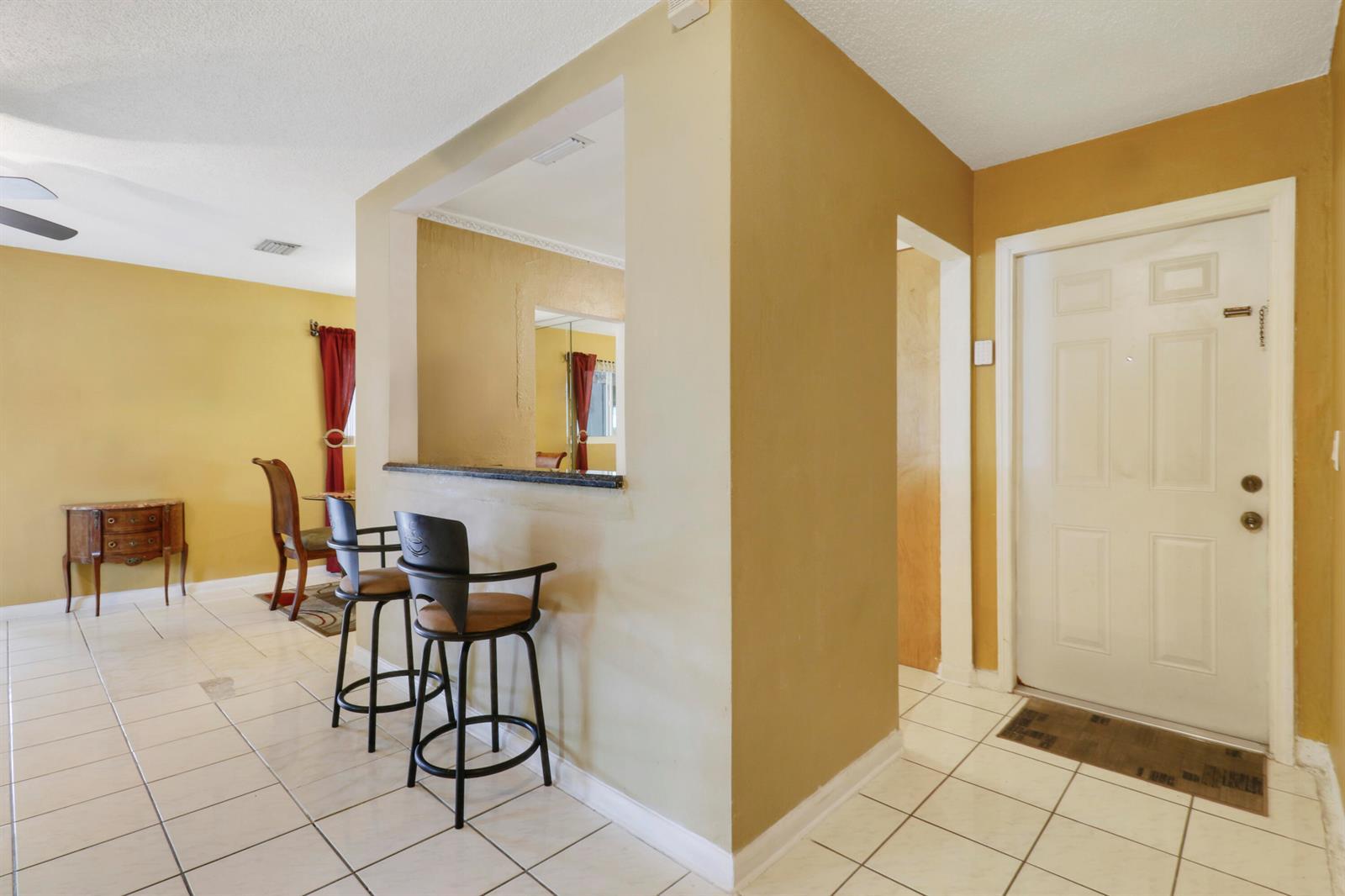 827 Caroline Avenue, West Palm Beach FL 33413 photo 4