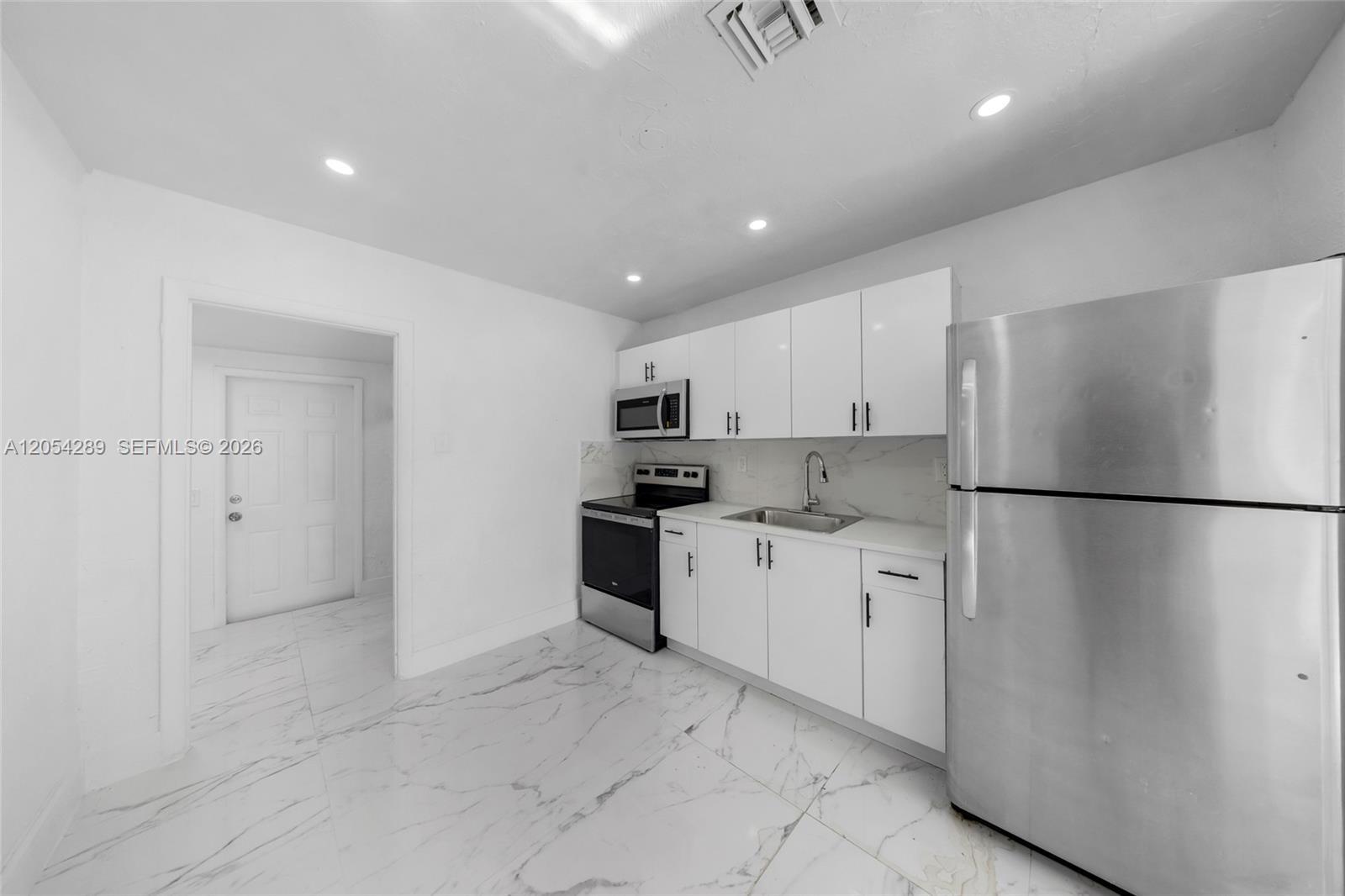 2468 NW 21st St # 2, Fort Lauderdale FL 33311 photo 5