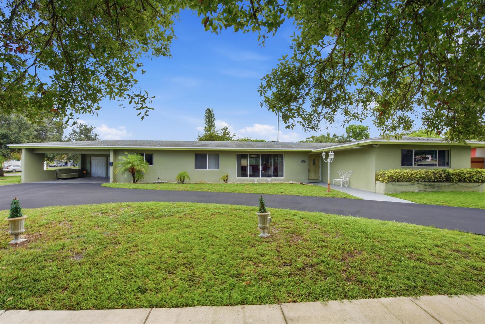 1000 WYOMING Avenue, Fort Lauderdale FL 33312 photo 2