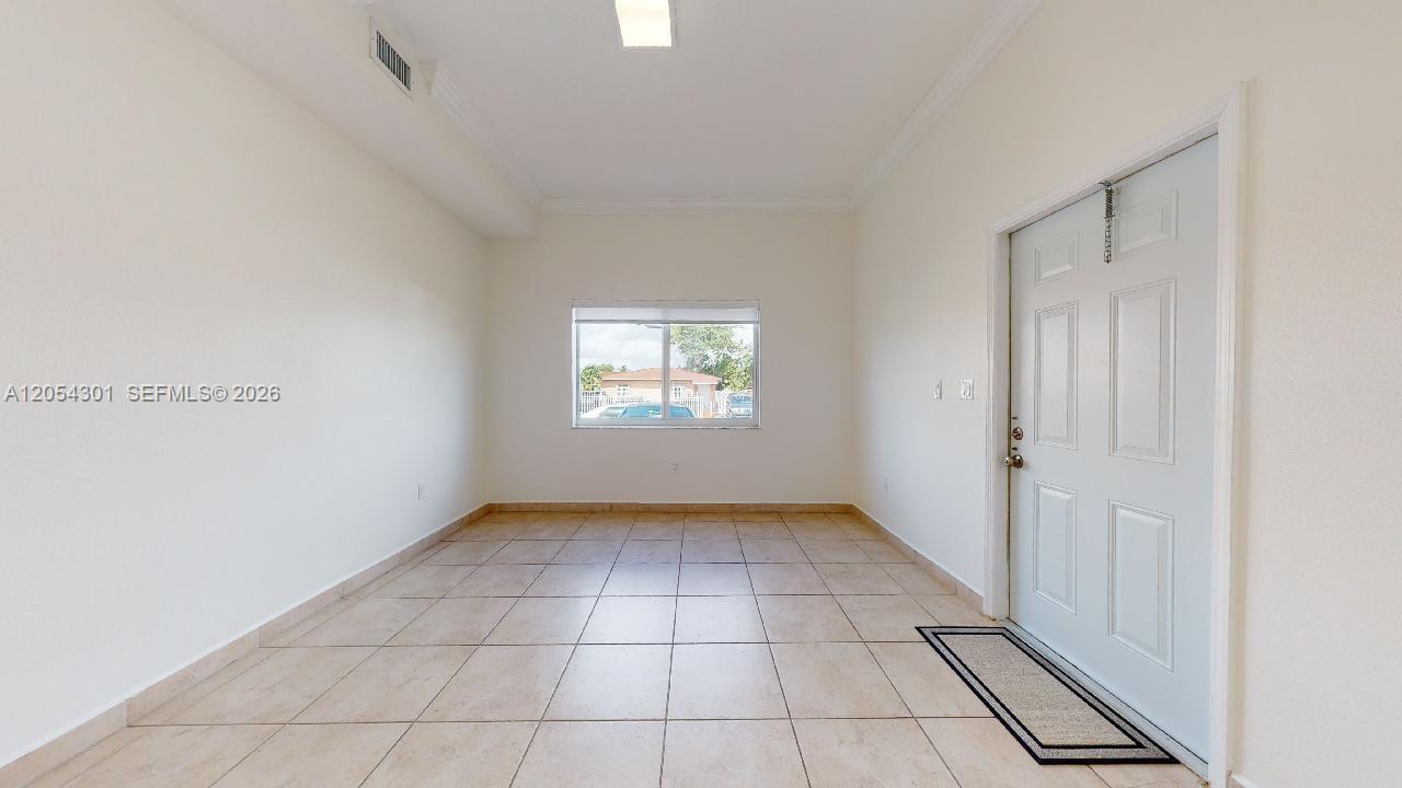 Miami, FL 33135 photo 2