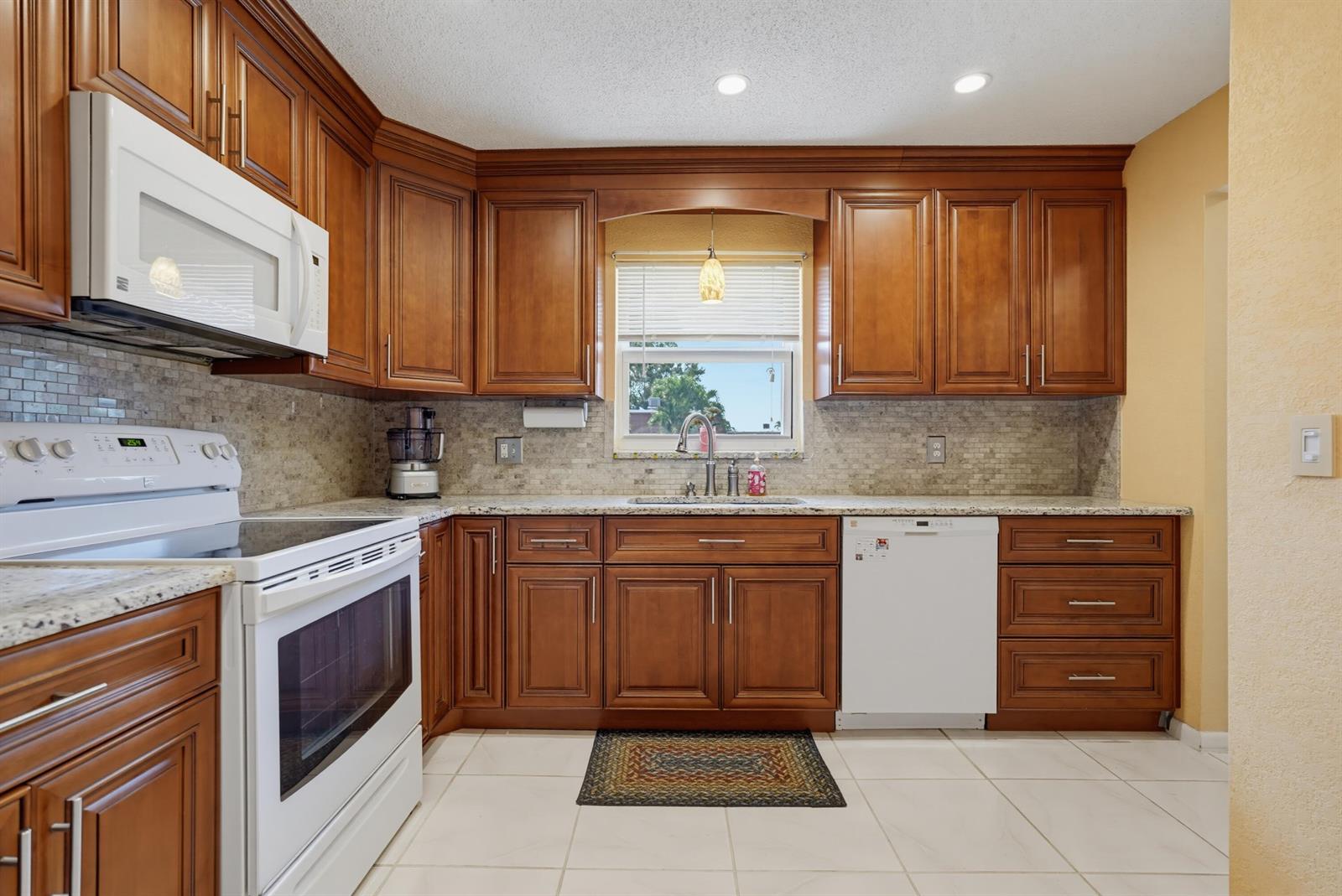676 Laconia Circle # B, Lake Worth FL 33467 photo 3