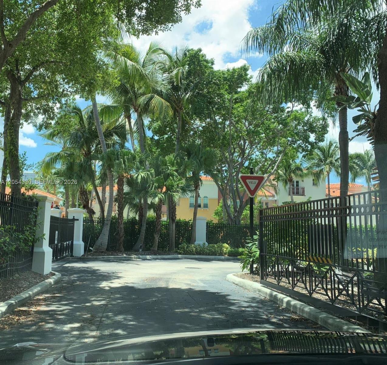 3175 NE 184th St # 3302, Aventura FL 33160