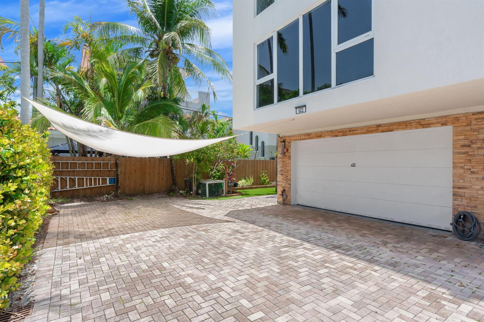 622 NE 10th Avenue, Fort Lauderdale FL 33304 photo 2