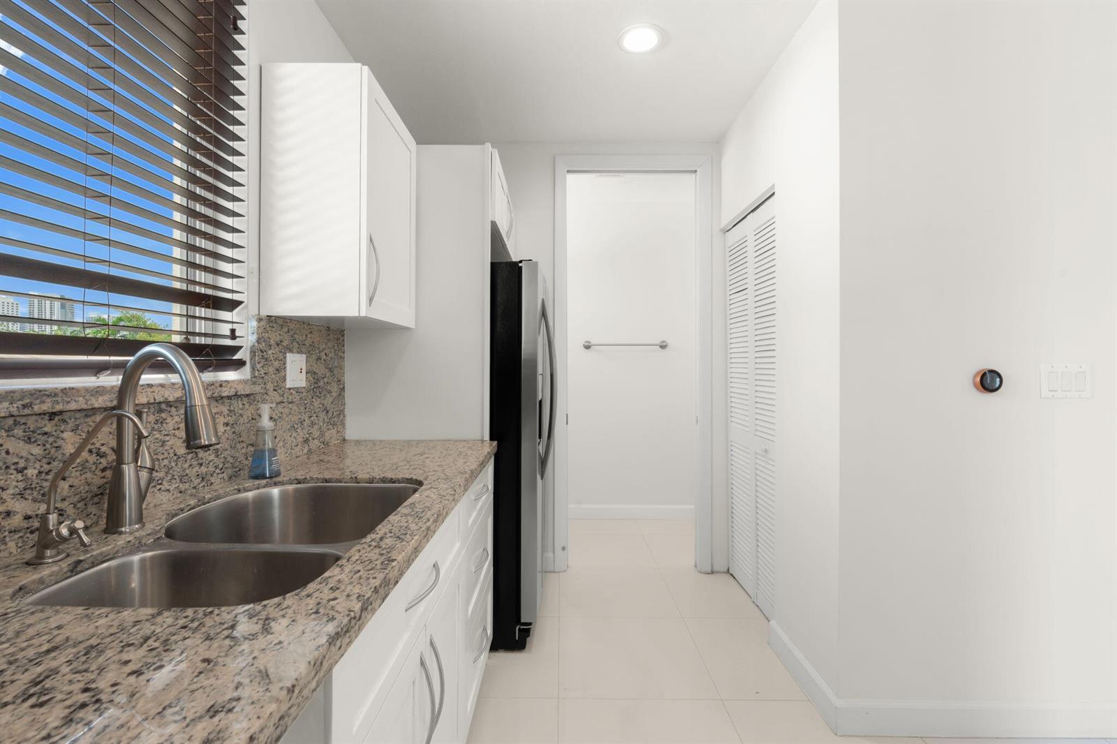 622 NE 10th Avenue, Fort Lauderdale FL 33304 photo 4