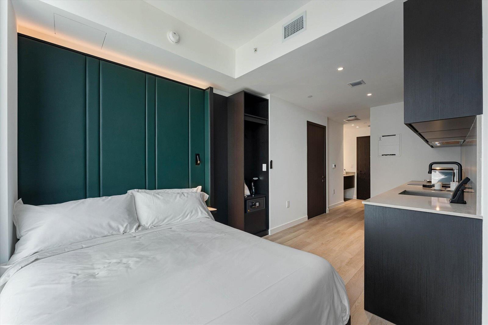 20 NE 11th Street, Miami FL 33132 photo 4