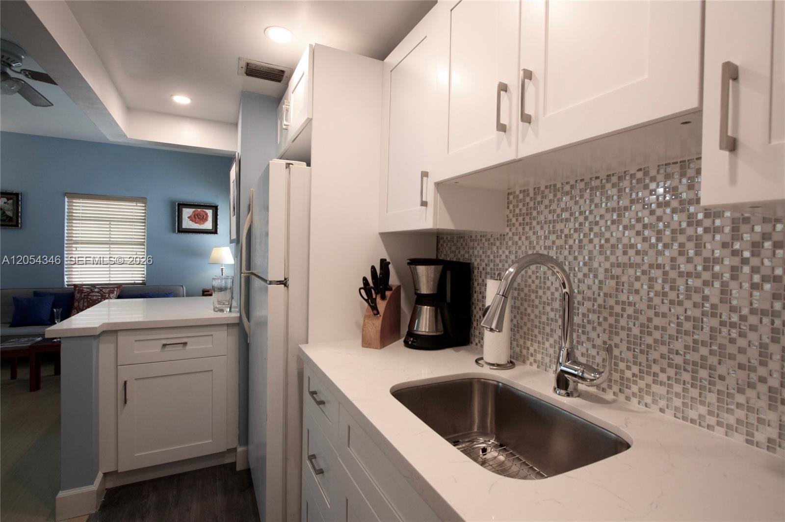 1525 Pennsylvania Ave # 19, Miami Beach FL 33139 photo 3