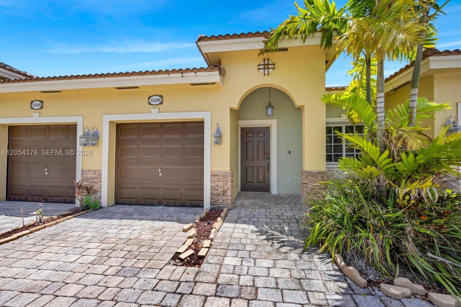 3326 NE 11th Dr, Homestead FL 33033 photo 2