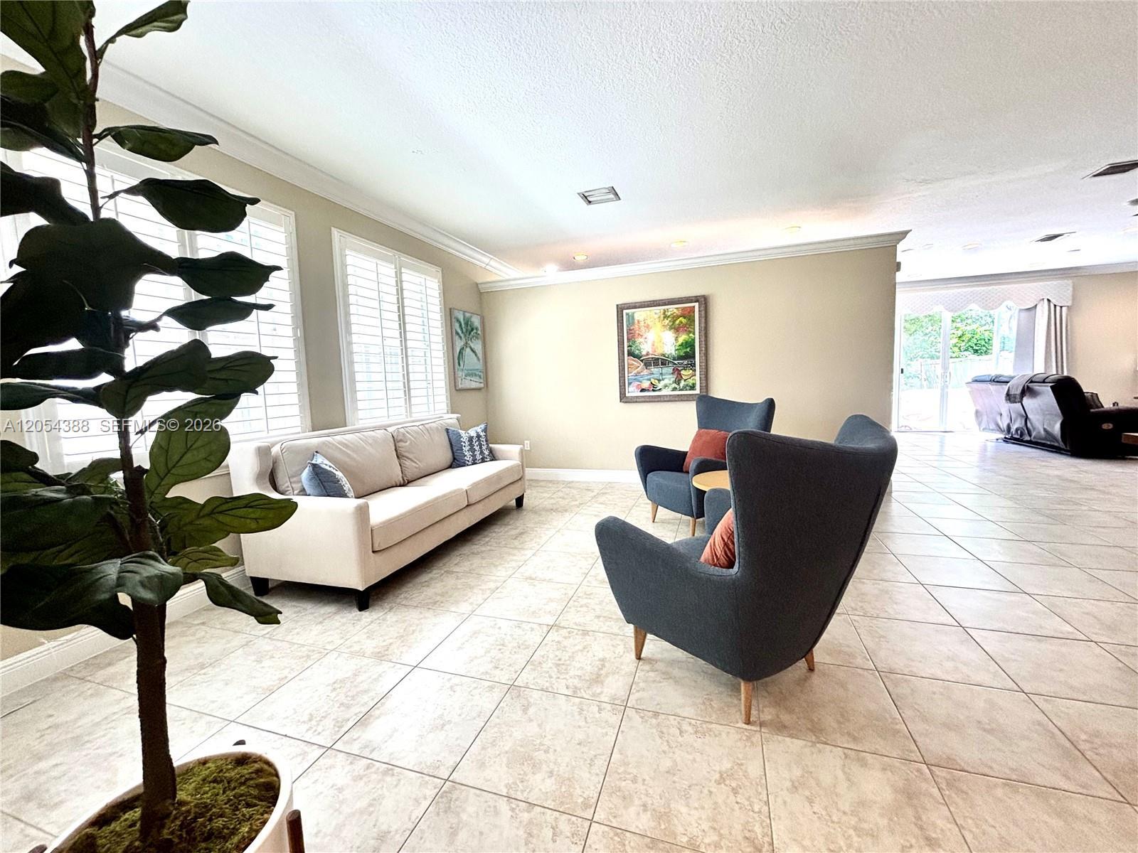9109 Dupont Pl, Wellington FL 33414 photo 3