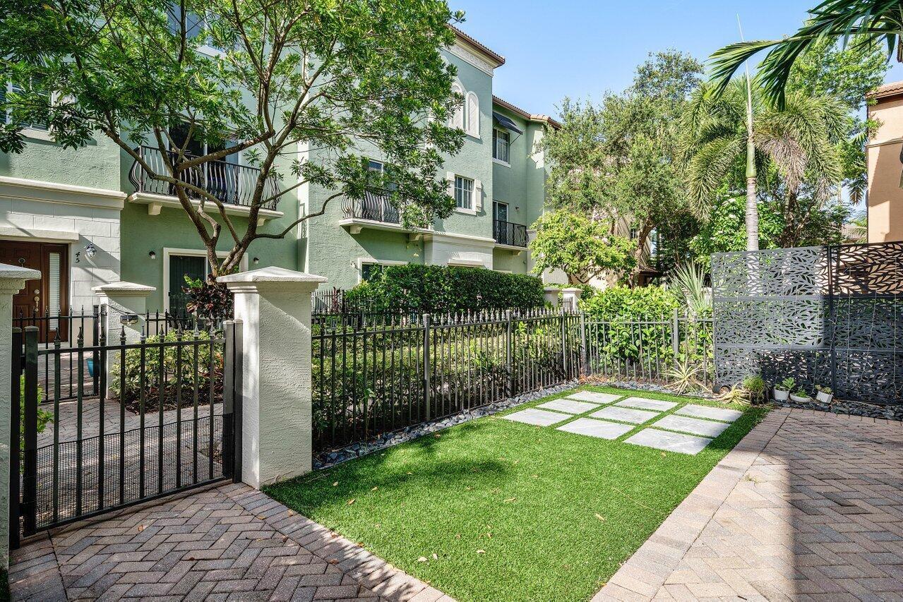 48 NW HAWTHORNE Place, Boca Raton FL 33432 photo 3