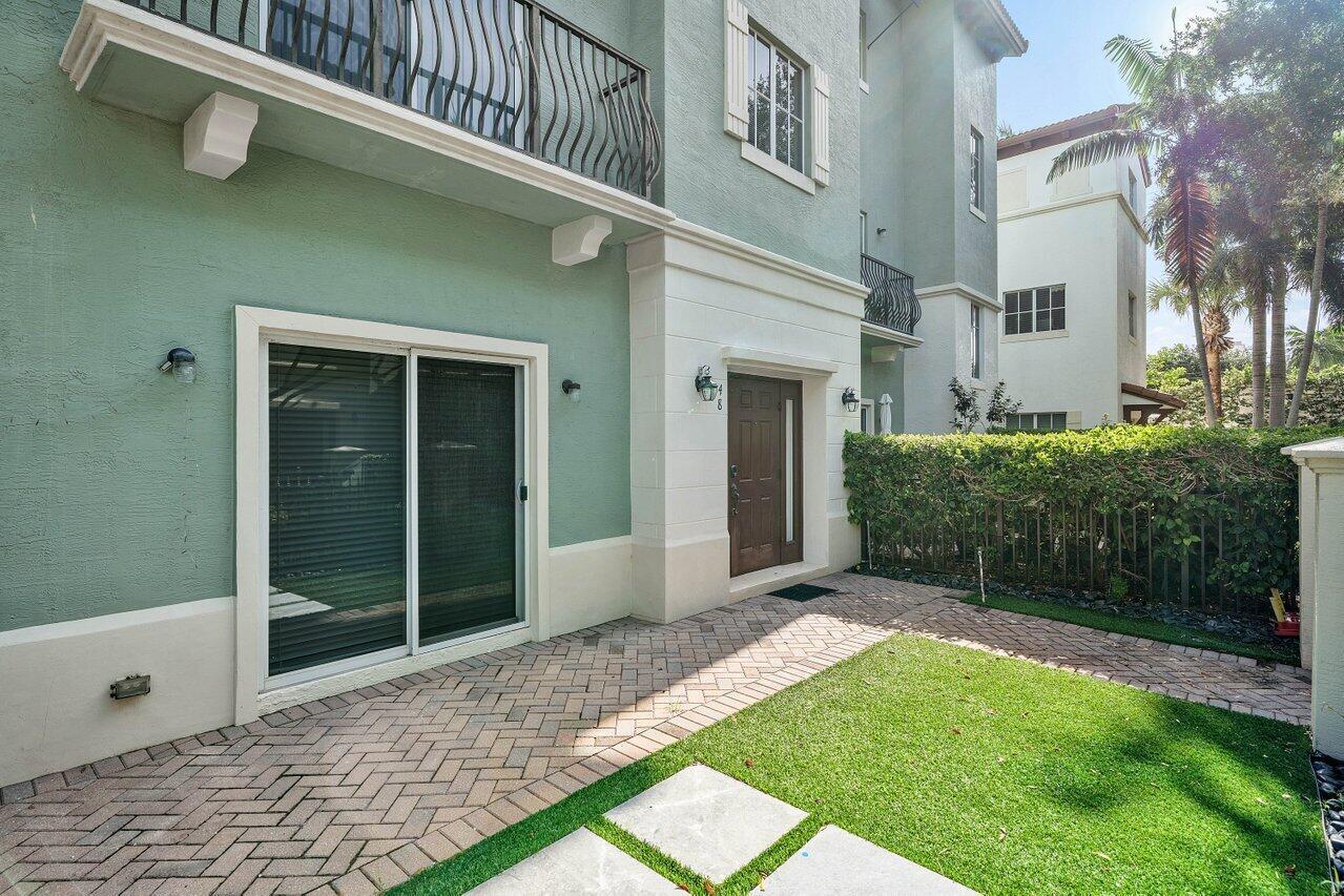 48 NW HAWTHORNE Place, Boca Raton FL 33432 photo 4