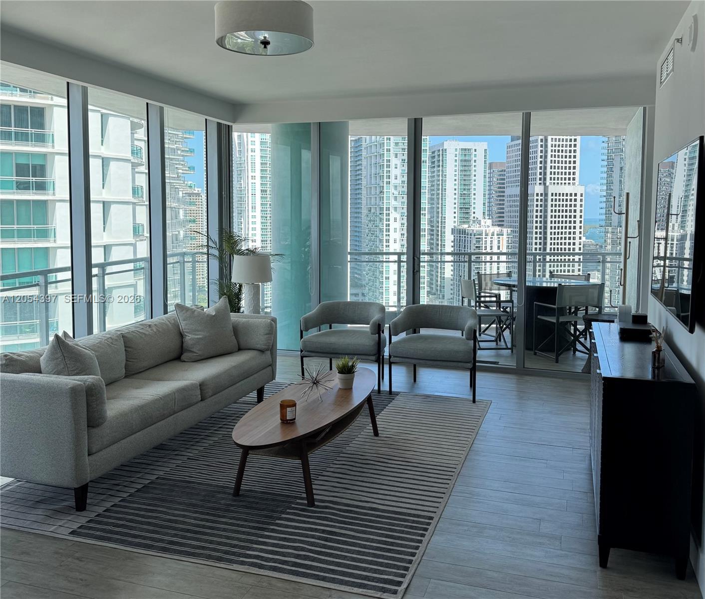 90 SW 3rd St # 3004, Miami FL 33130
