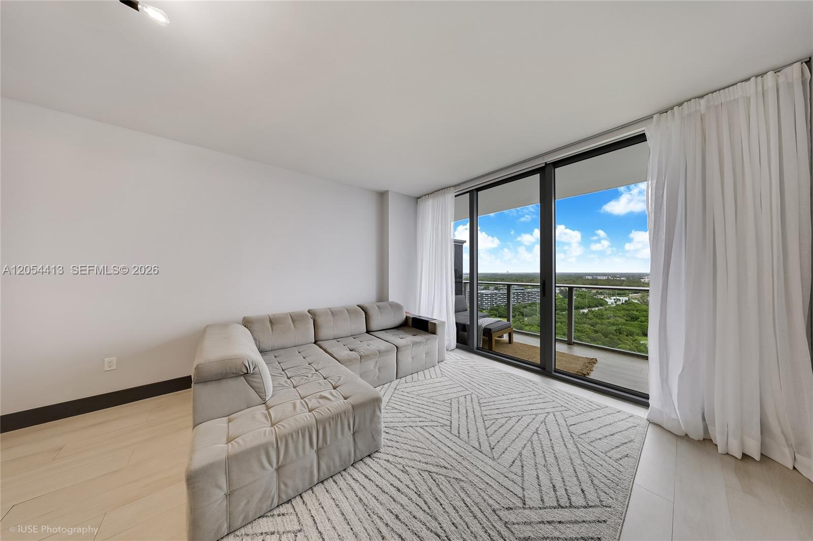16385 Biscayne Blvd # 2205, North Miami Beach FL 33160 photo 3