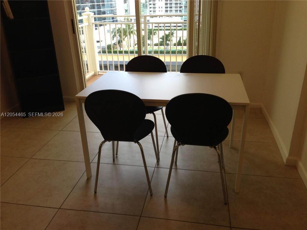 185 SE 14 TER # 2012, Miami FL 33131 photo 3