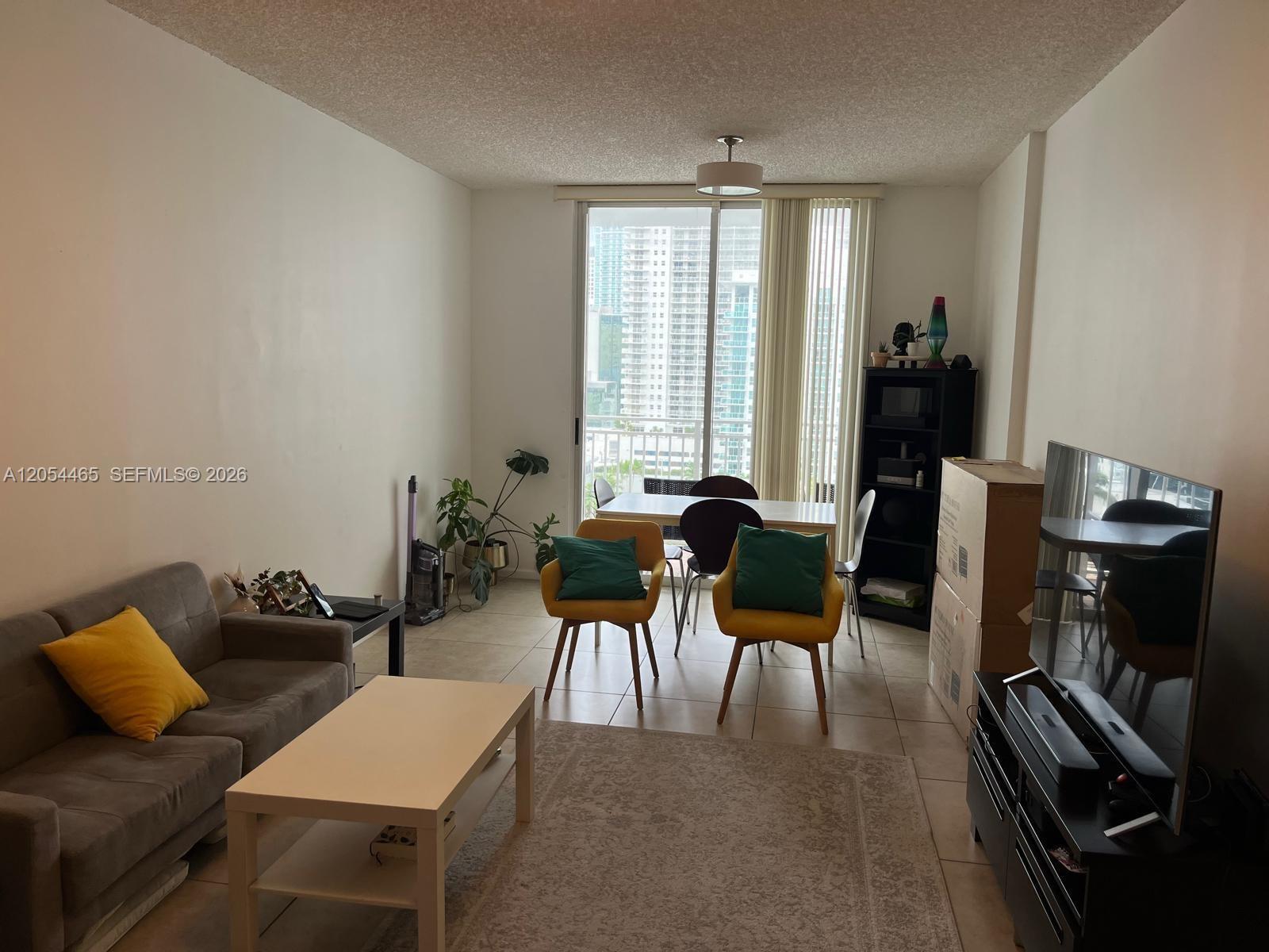 185 SE 14 TER # 2012, Miami FL 33131