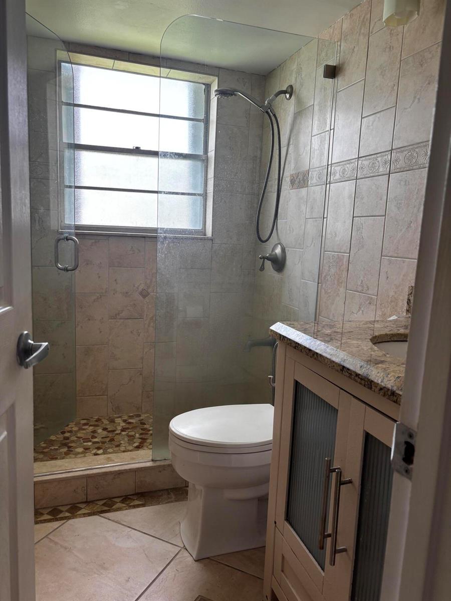 13 CHATHAM A, West Palm Beach FL 33417 photo 4