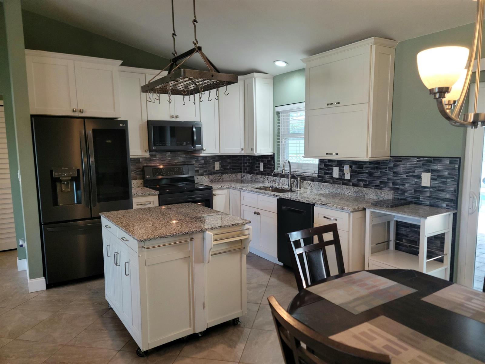 786 SW LAKEHURST Drive, Port St. Lucie FL 34983 photo 4