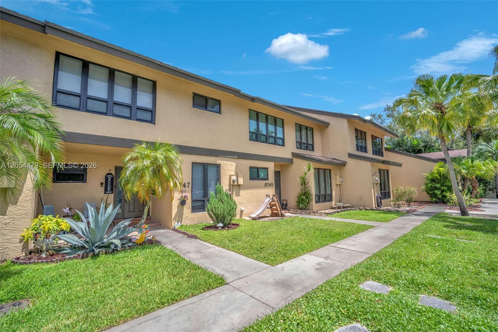 8747 Cleary Blvd, Plantation FL 33324 photo 2