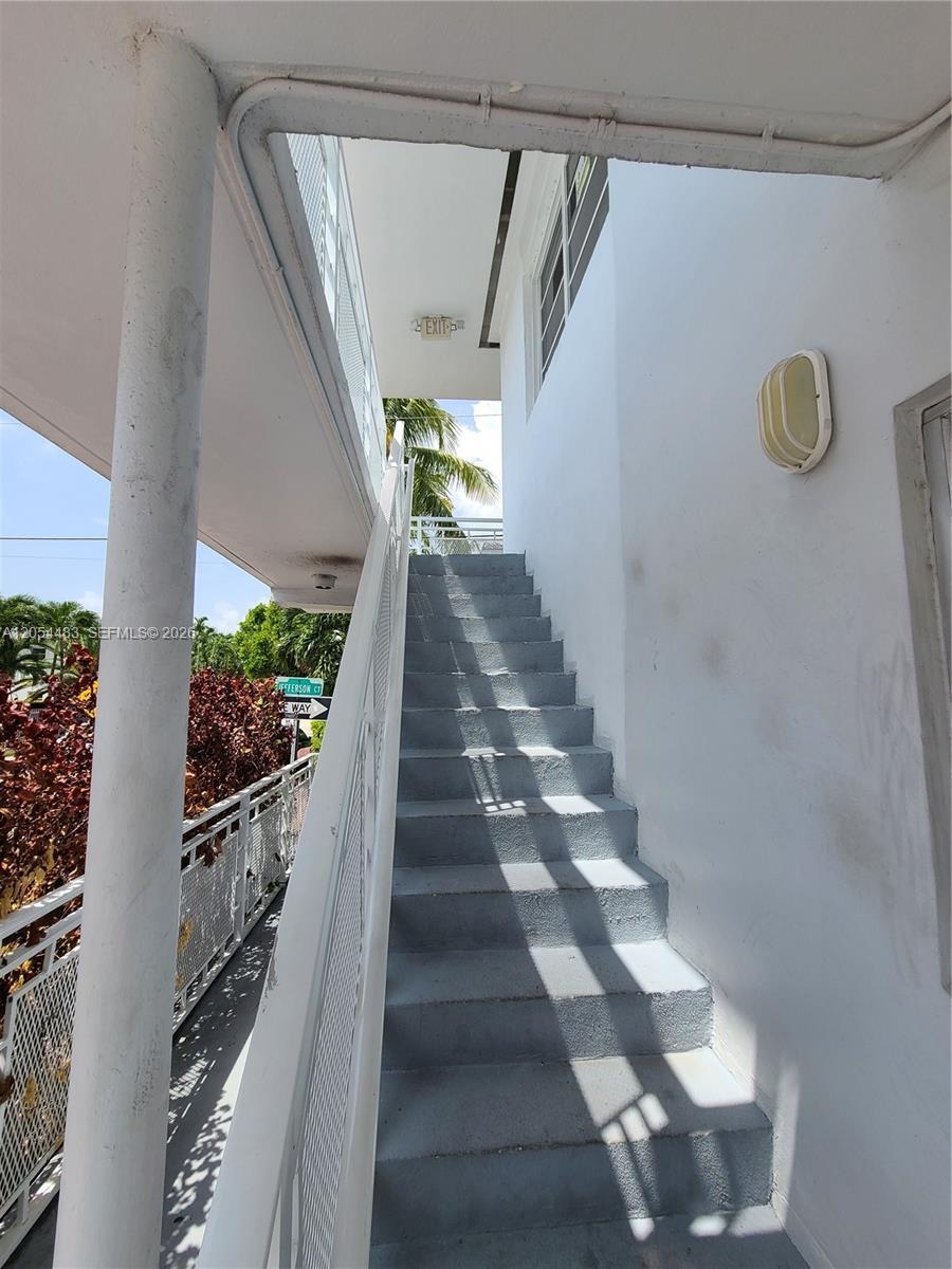 901 10th St # 8, Miami Beach FL 33139 photo 4