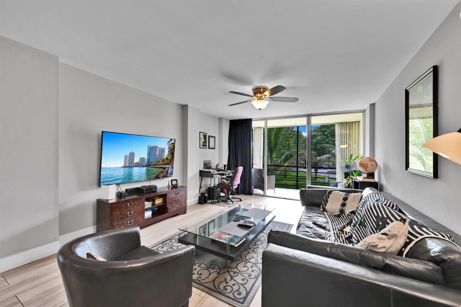 103 ROYAL PARK Drive # 2E, Oakland Park FL 33309 photo 3