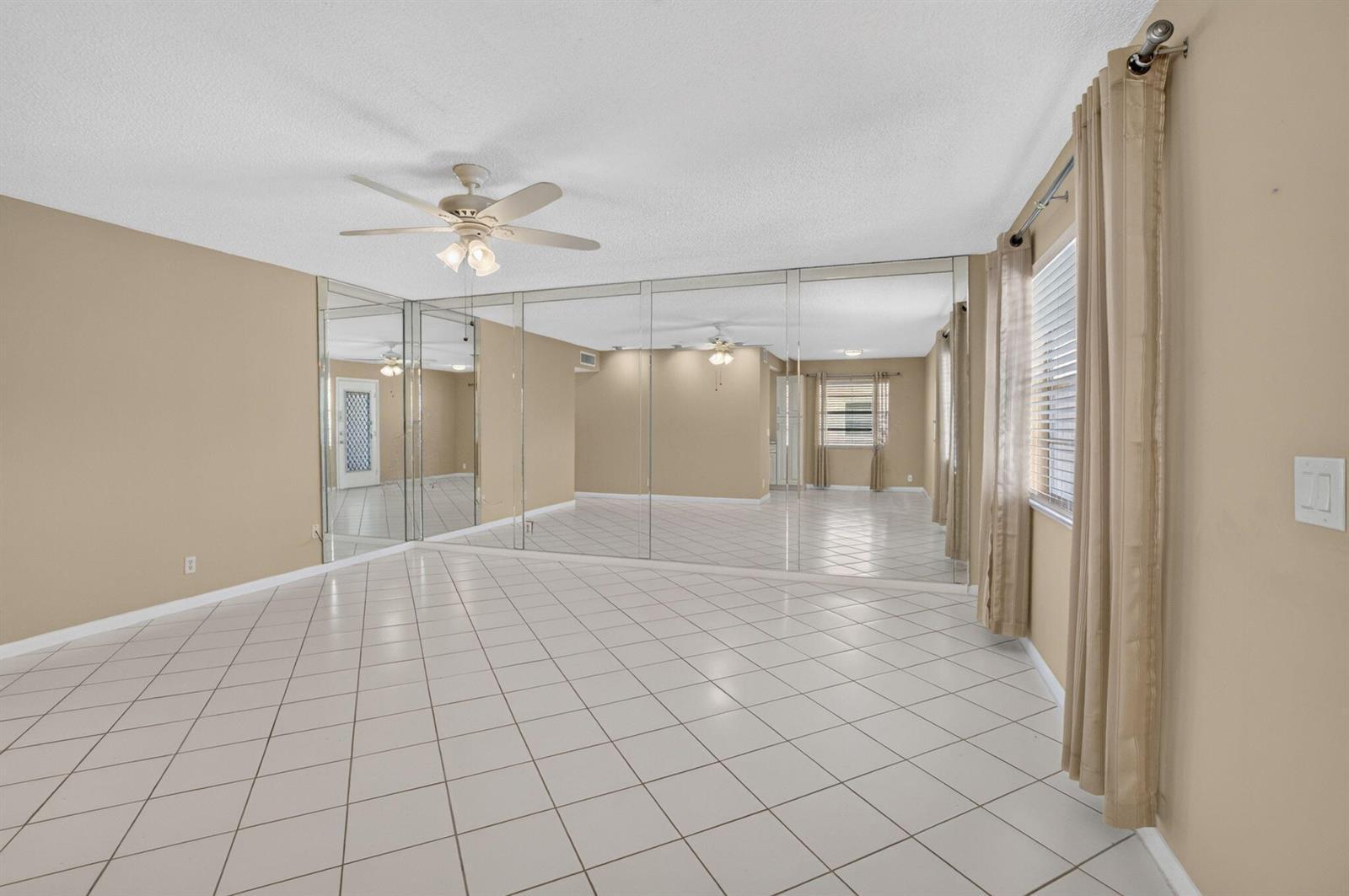 332 Capri G, Delray Beach FL 33484 photo 5