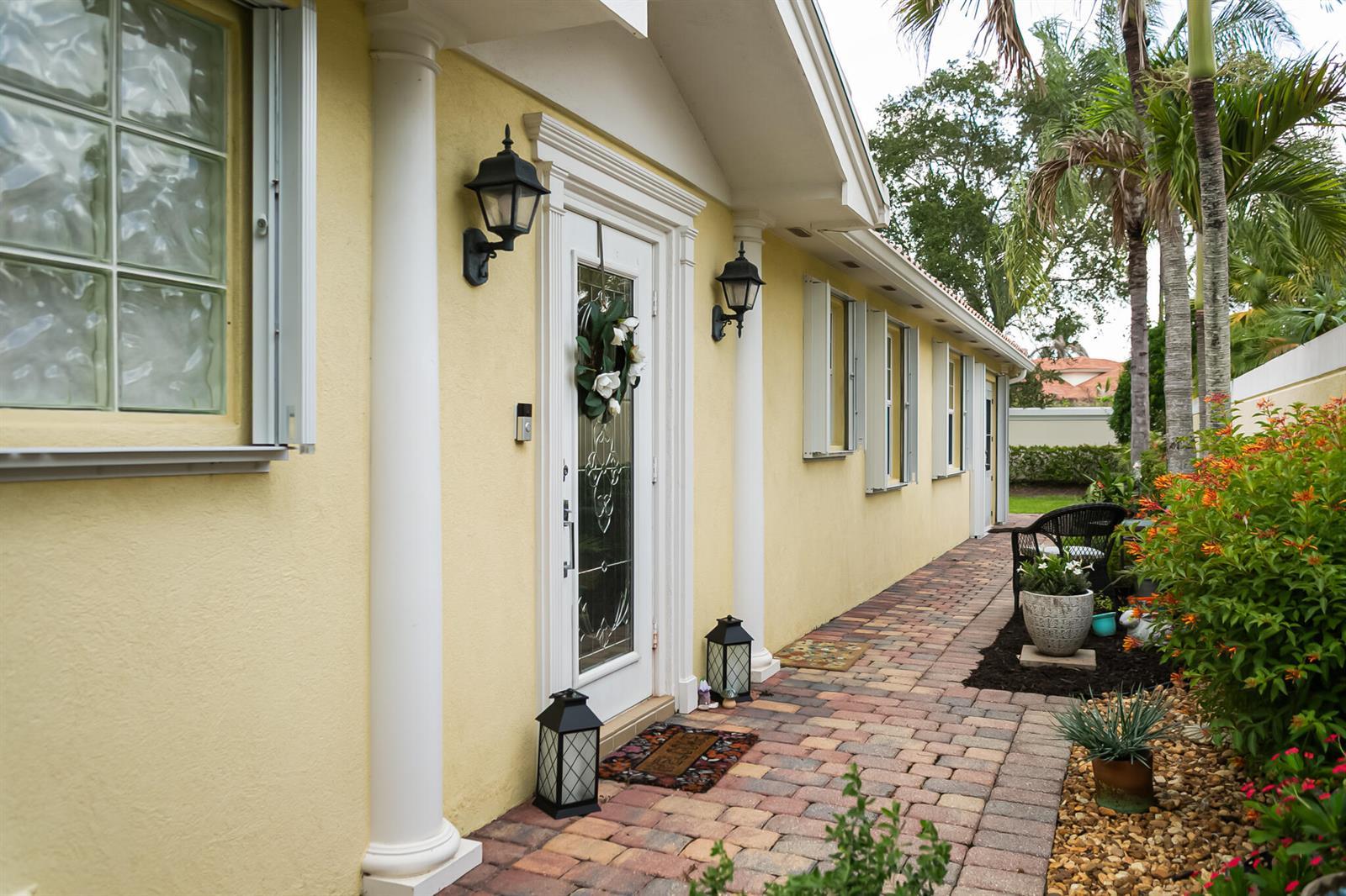 10509 SW Stratton Drive, Port St. Lucie FL 34987 photo 2