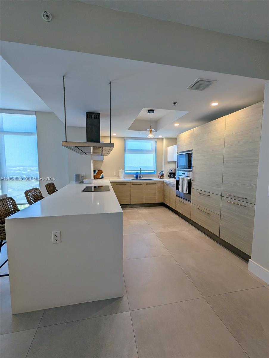 17301 Biscayne Blvd # 1501, North Miami Beach FL 33160 photo 4