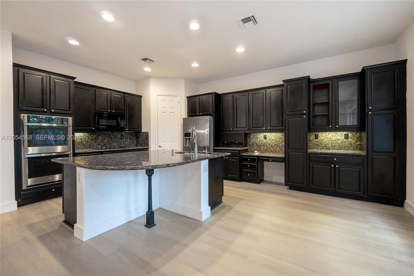 11213 NW 71st Ter, Doral FL 33178 photo 3